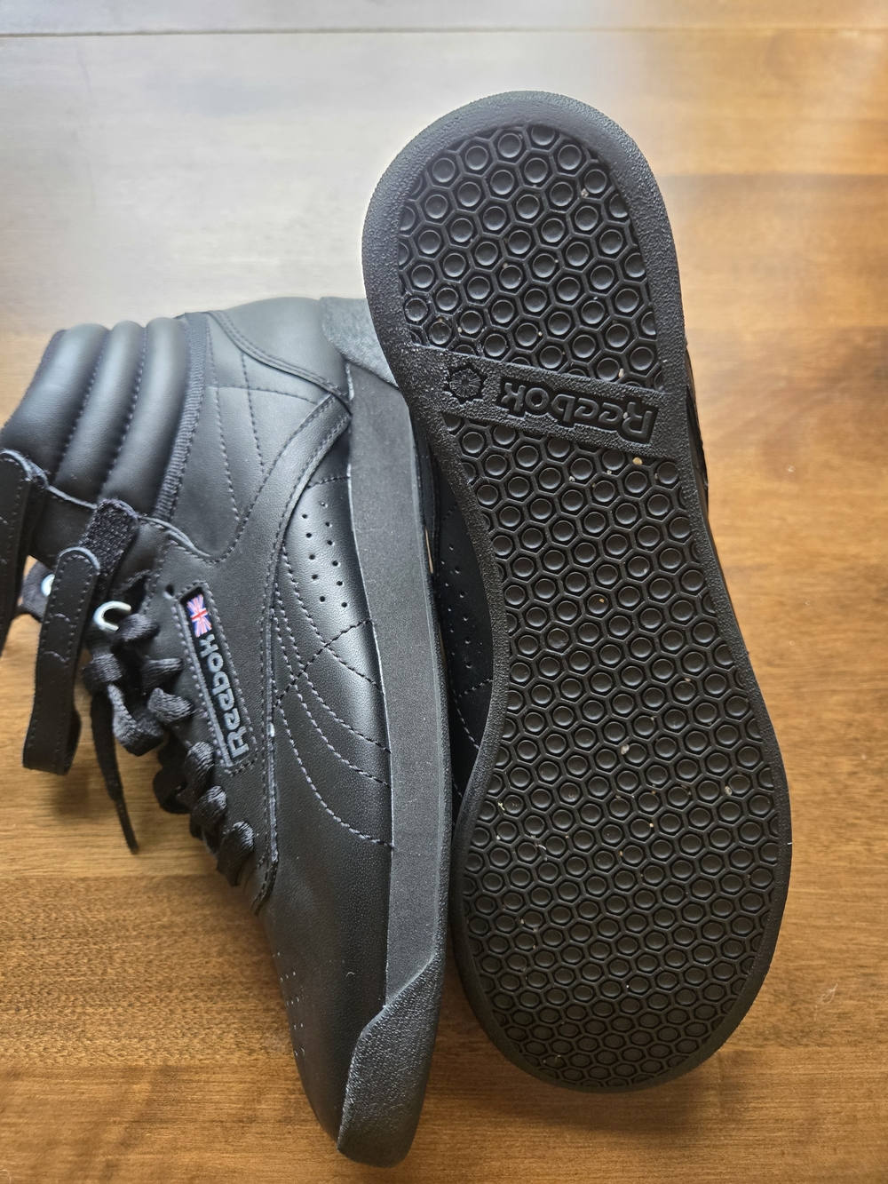 Reebok Women's High-Top Sneakers in Black - Picture 4 of 6